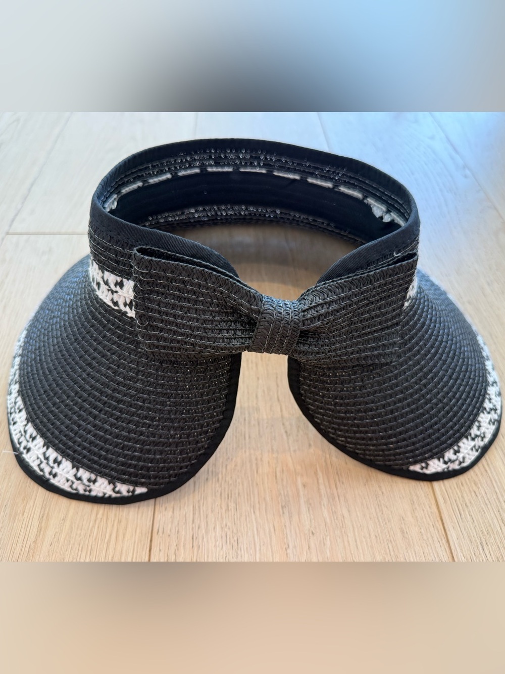 NWOT Kendall + Kylie Black White Straw Sun Visor Wide Brim Bow Beach Hat Summer - Picture 2 of 3